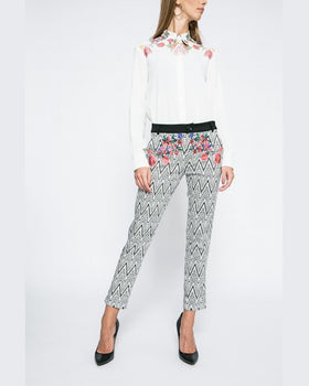 Pantaloni Desigual alb