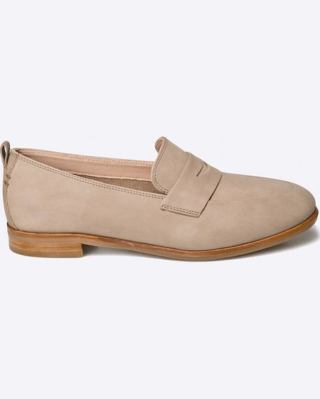 Mocasini Clarks alania belle de culoarea nisipului