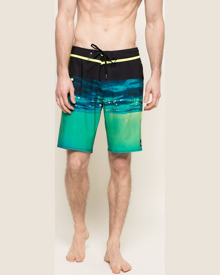 Pantaloni Quiksilver scurti multicolor